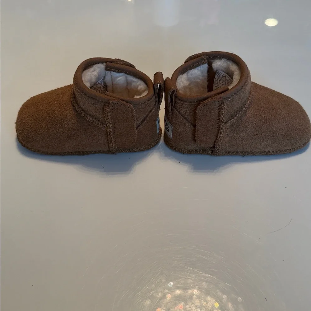 UGG excellent only
